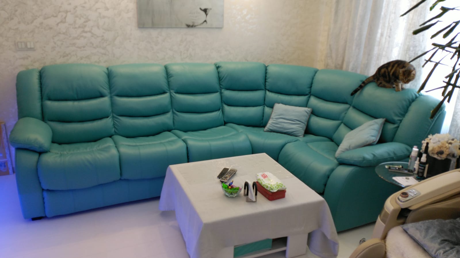 Перетяжка дивана на дому. Площадь Восстания