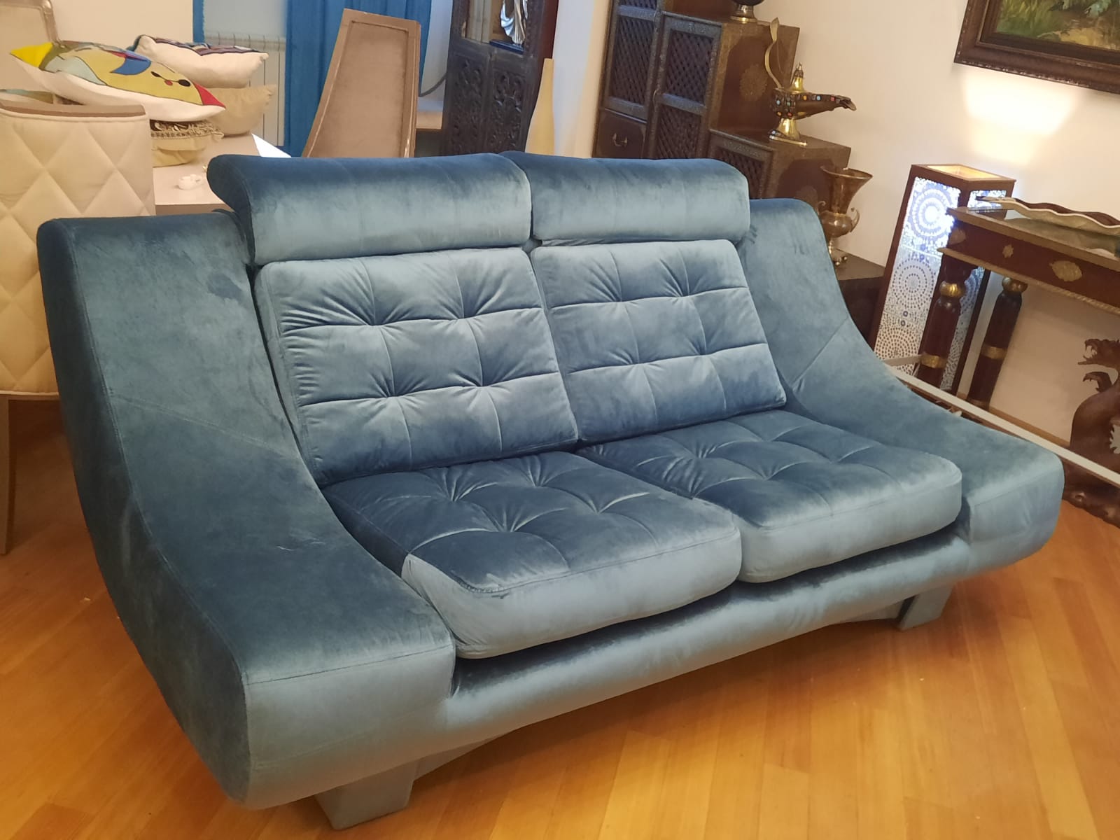 Обивка дивана на дому. Площадь Восстания